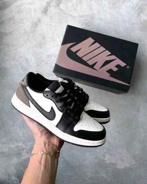 Air Jordan 1 Retro Low OG Mocha S