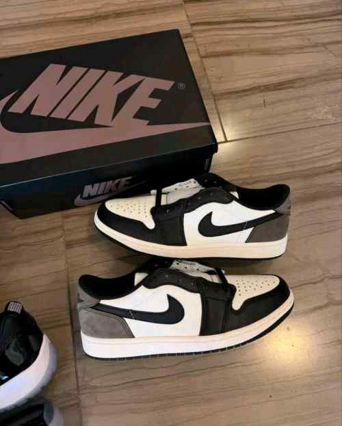 Air Jordan 1 Retro Low OG Mocha S