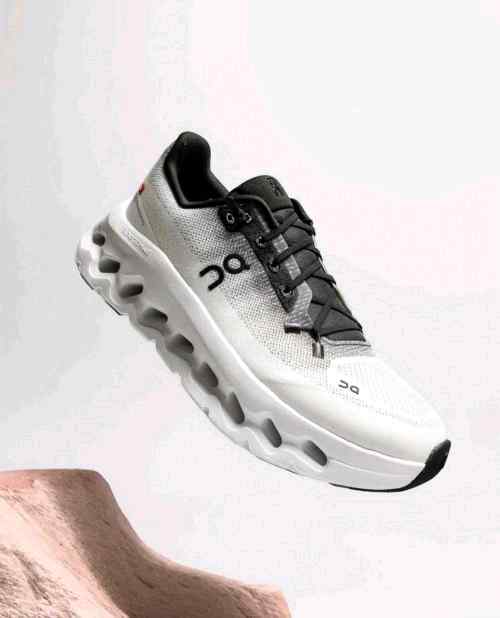 On Cloud Tilt 2.0 Black Ivory