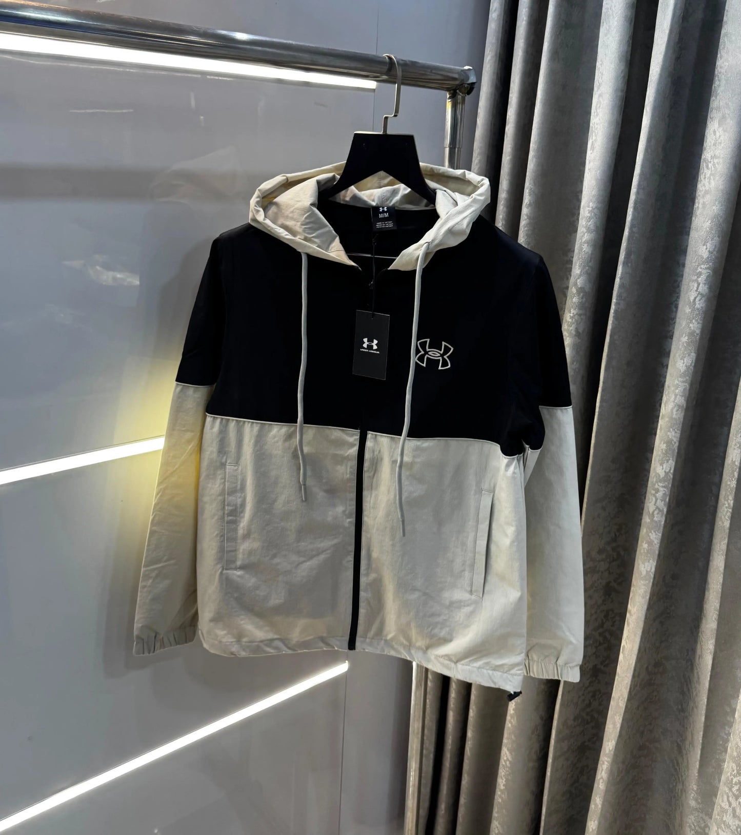 Unde r Armour Black cer...@m lu...x...ury Biker Edition WindBreaker