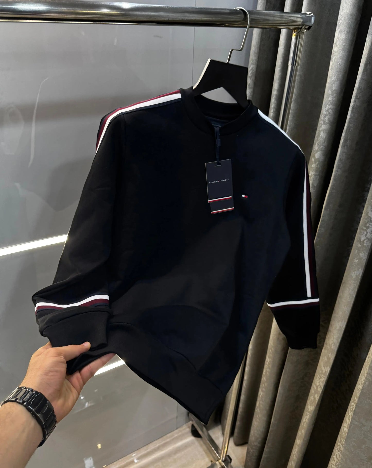 Tomm y Hilfiger Black Premium Sweatshirt