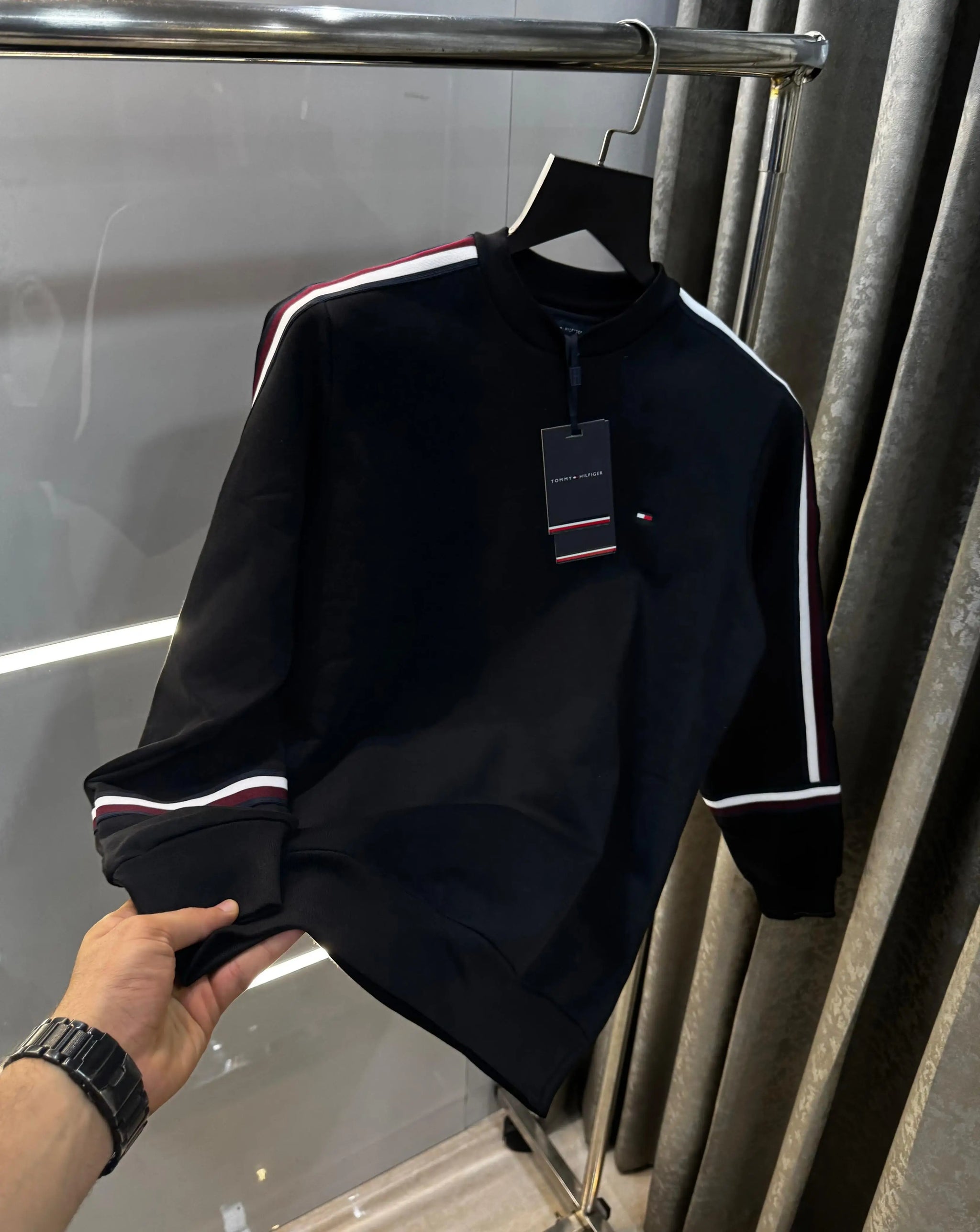 Tomm y Hilfiger Black Premium Sweatshirt