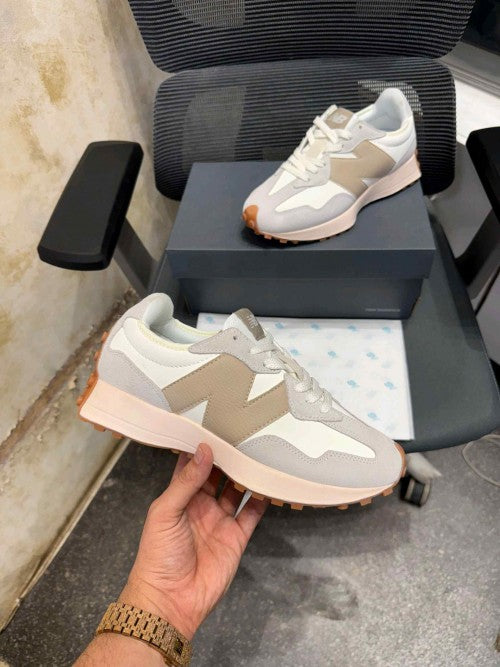 New Balancee 327 Moonbeam Driftwood