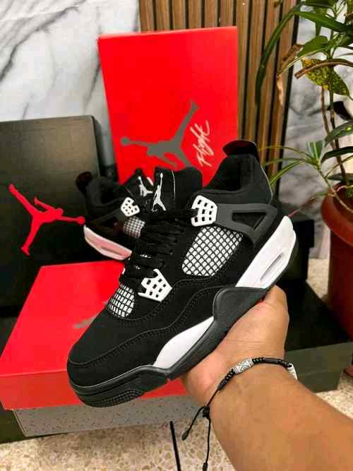 Air Nikee Jordan Retro 4 Thunder Black White Semi UA