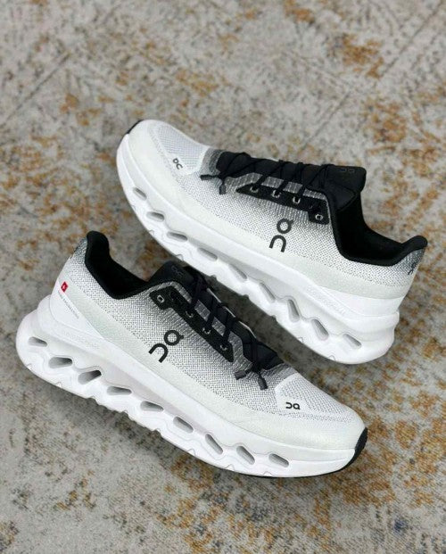 On Cloud Tilt 2.0 Black Ivory