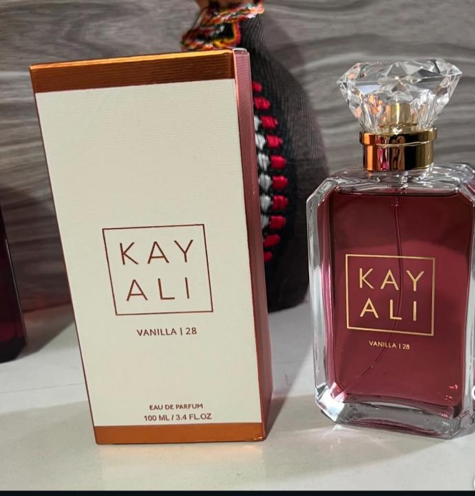KAYALI VANILA 28