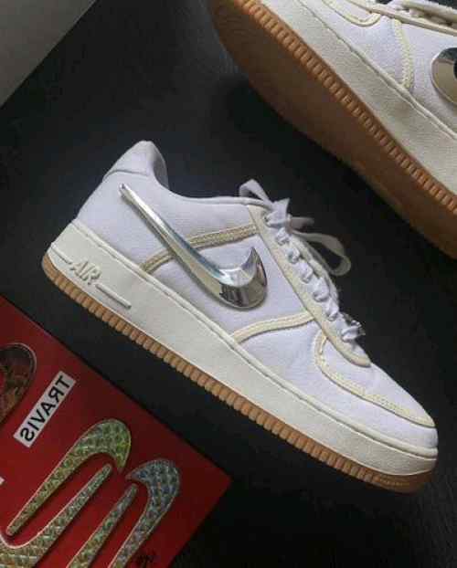Nik e Airforce 1 Low Travis Scott Sail